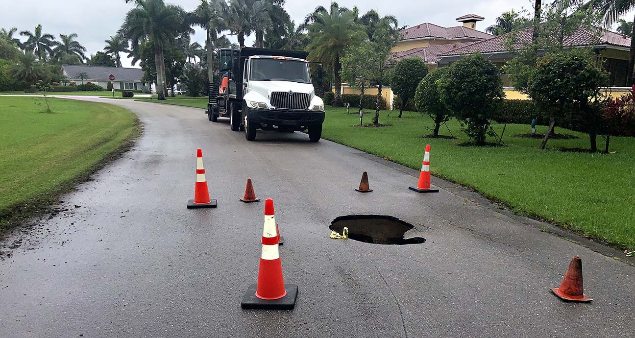 Sinkhole in south Florida neighborhood